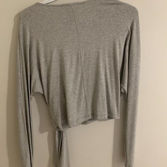 Women's Forever 21 Wrap Around Long Sleeve Top Fall - Picture 3 of 3
